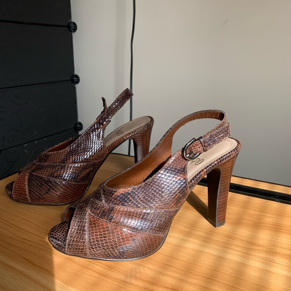 Brown snake pattern shoes - Picture 2 of 4